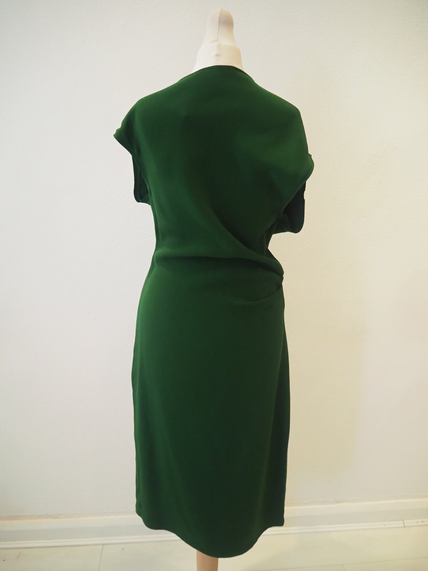 Reiss Green Dress Size 10 – The Wardrobe Reiss Green Dress Size 10 – The Wardrobe